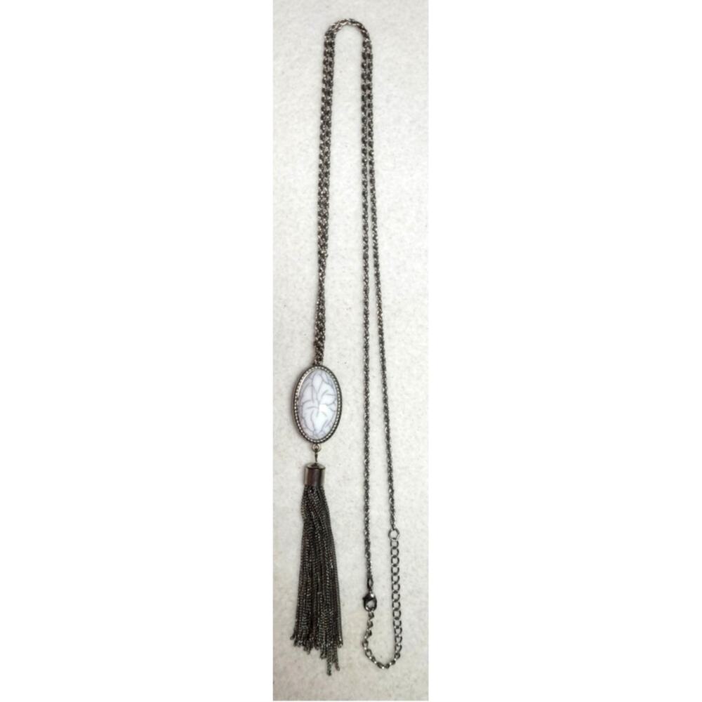 Vintage Silver Tone Long Tassel Fringe Chain Necklace Oval Faux Stone Agate Look